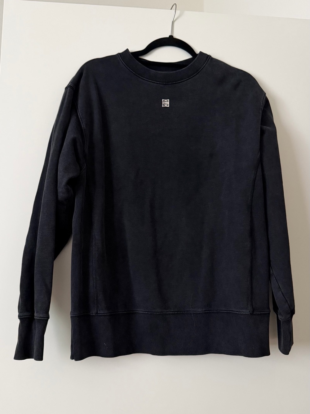 Givenchy Black Crewneck Sweatshirt w/ Metal Logo – Minimalist Designer (Size M)